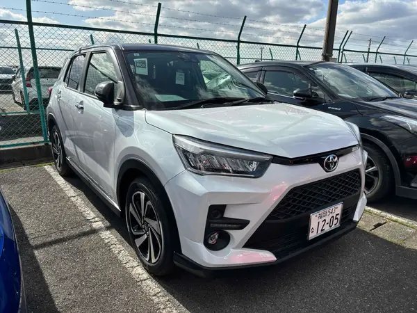 import car from Japan to Pakistan