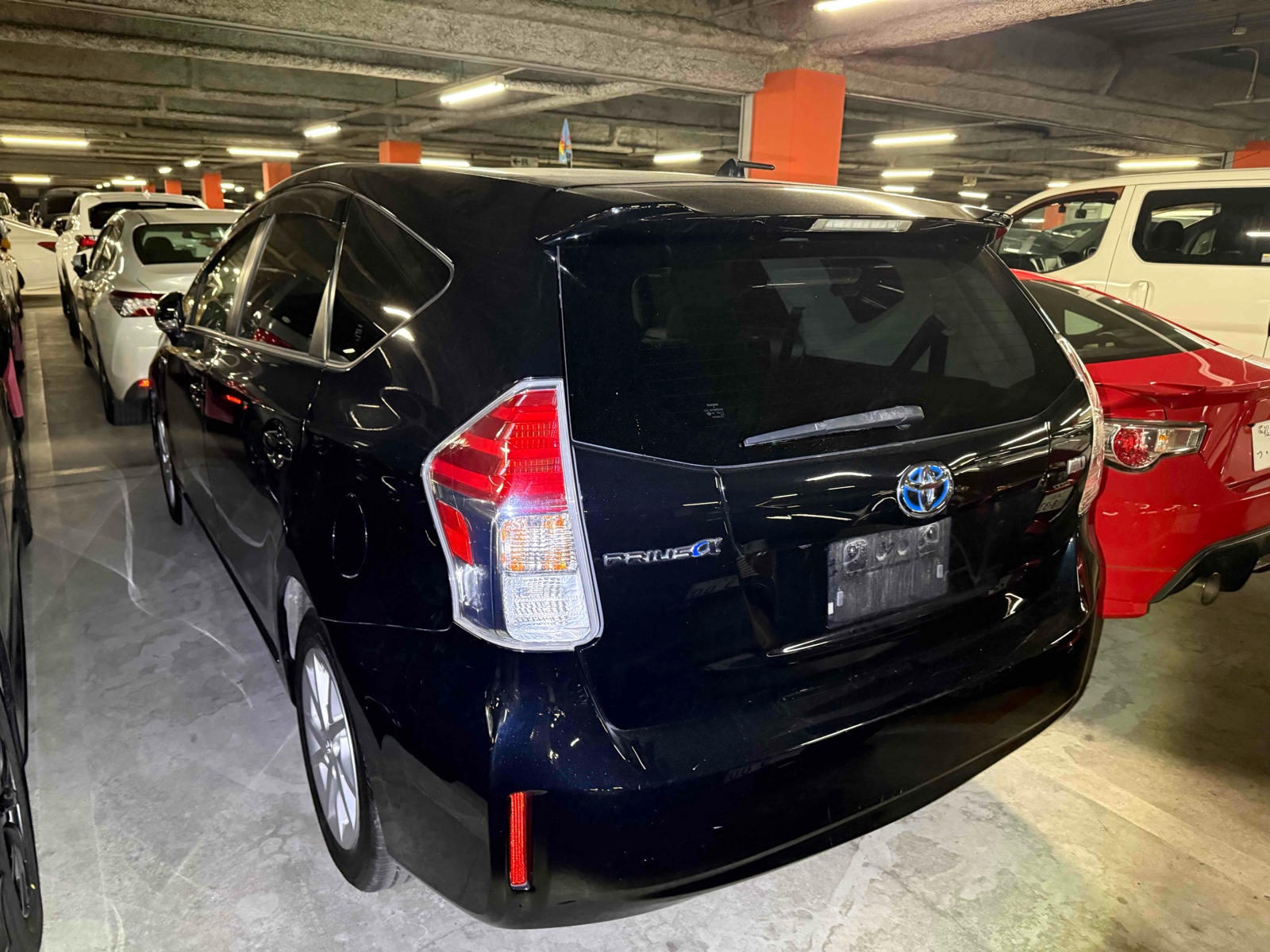 2016 TOYOTA PRIUS ALPHA 3.5 auction-graded Japanese used car for sale export to United Kingdom 