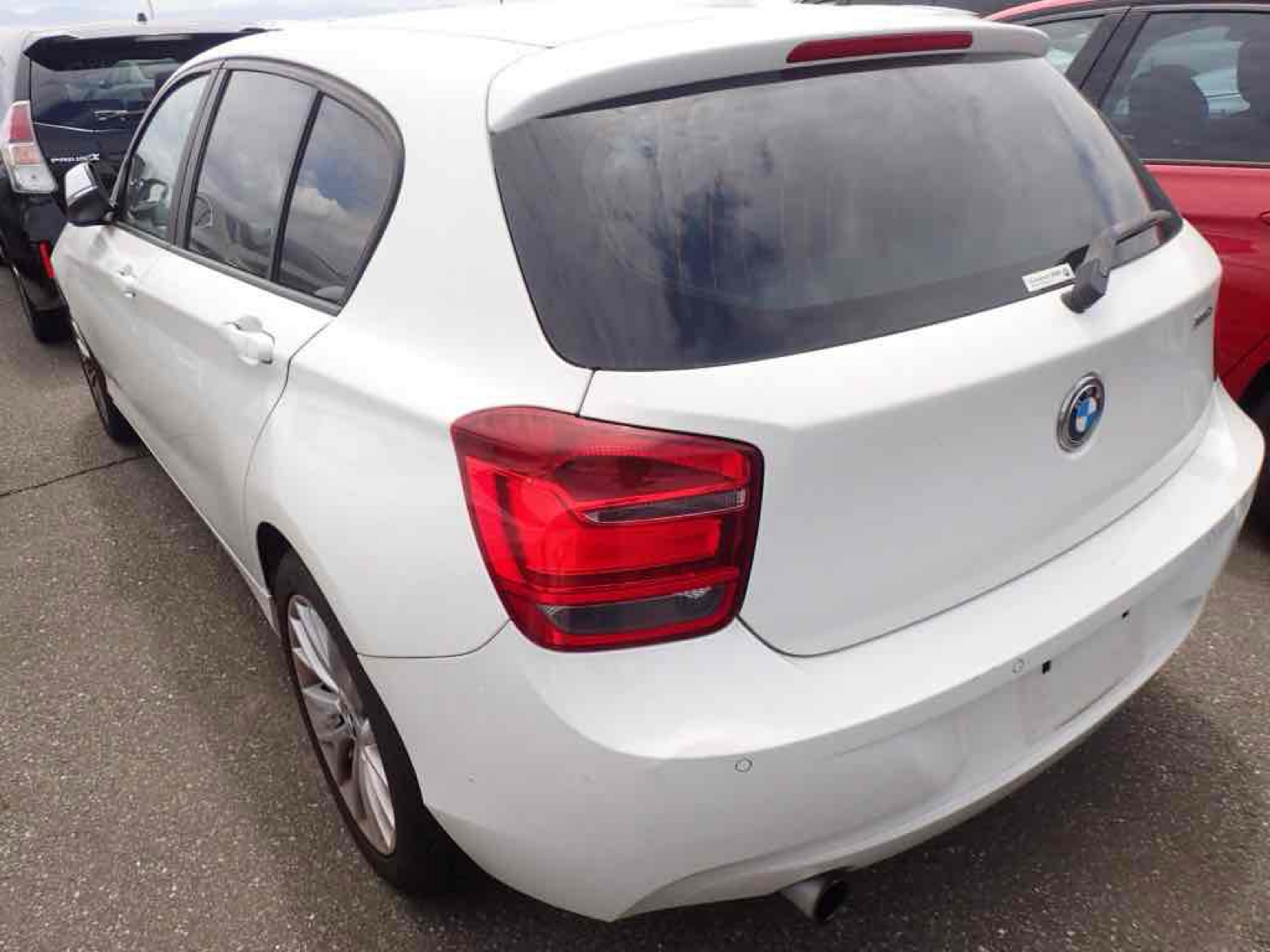 2013 BMW 1 SERIES 4 auction-graded Japanese used car for sale export to United Kingdom 