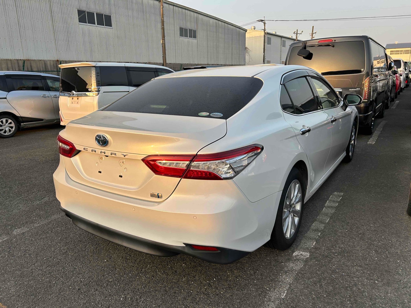 2019 TOYOTA CAMRY 4 auction-graded Japanese used car for sale export to United Kingdom 