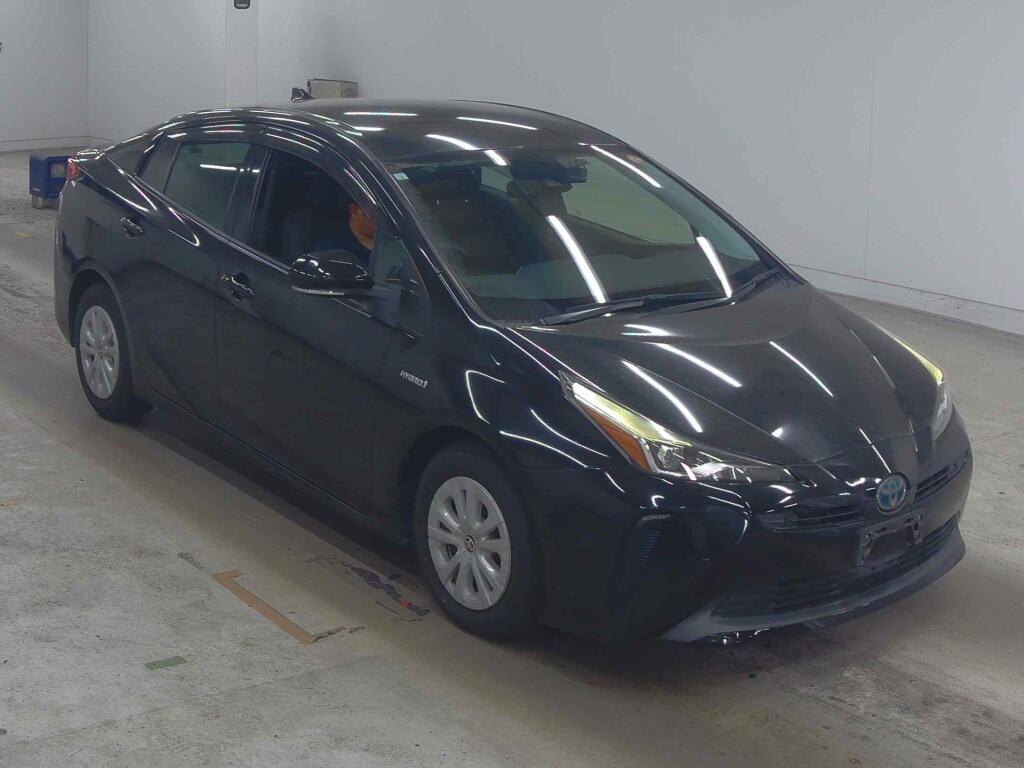2019 TOYOTA PRIUS 3 auction-graded Japanese used car for sale export to United Kingdom 