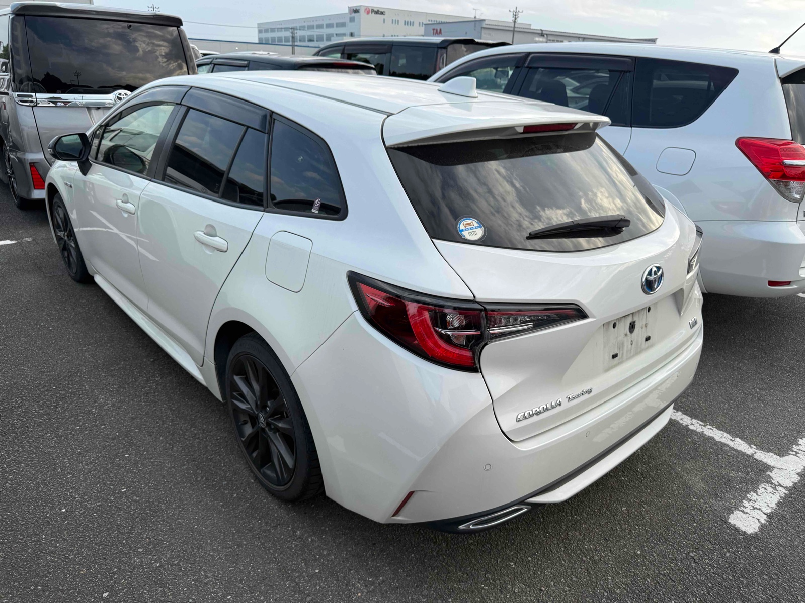 2020 TOYOTA COROLLA R auction-graded Japanese used car for sale export to United Kingdom 