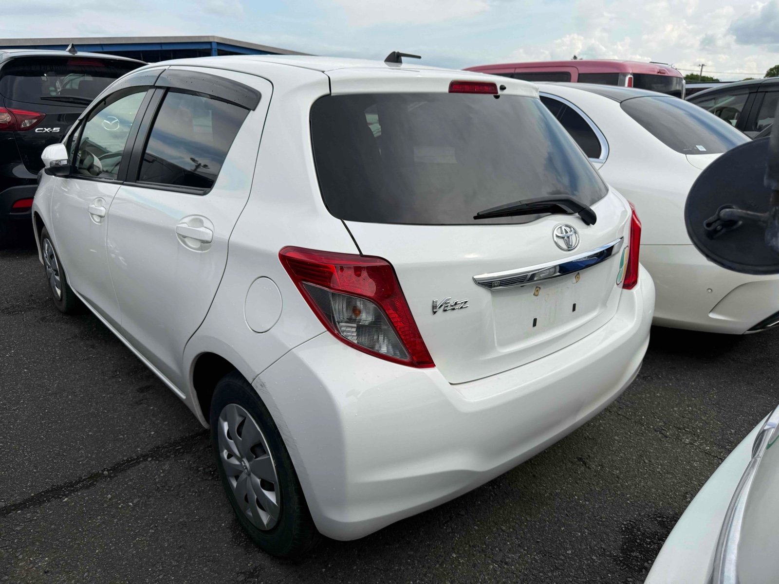 2013 TOYOTA VITZ 4 auction-graded Japanese used car for sale export to United Kingdom 
