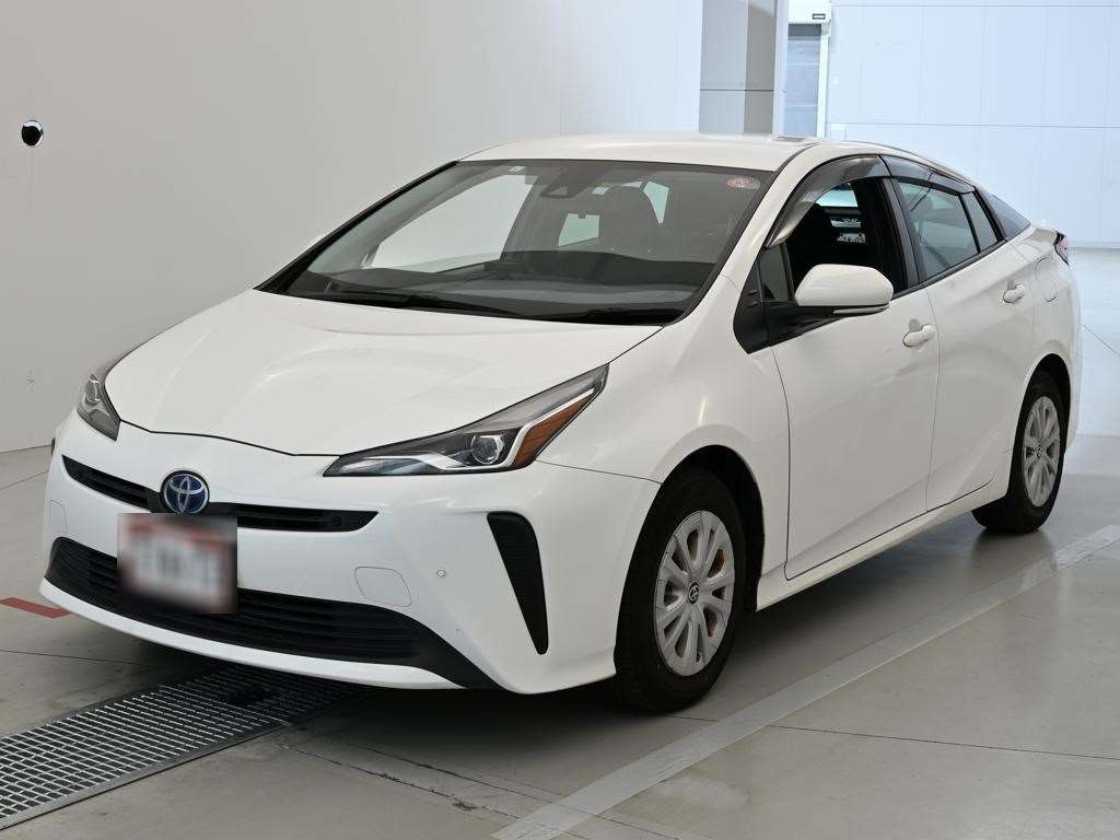 2021 TOYOTA PRIUS R auction-graded Japanese used car for sale export to United Kingdom 
