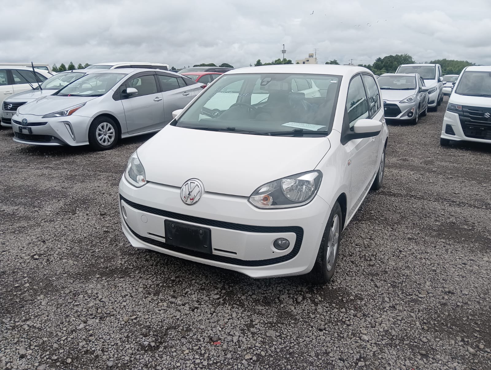 2015 VOLKSWAGEN UP 4 auction-graded Japanese used car for sale export to Ireland 