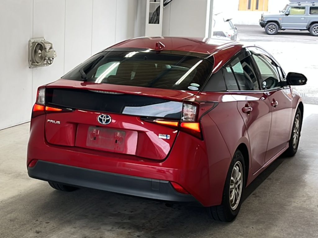2019 TOYOTA PRIUS 3.5 auction-graded Japanese used car for sale export to United Kingdom 