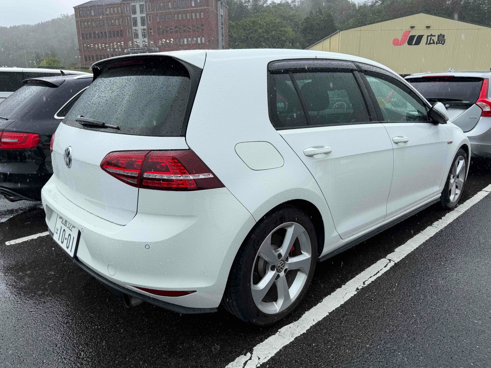 2013 VOLKSWAGEN GOLF GTI 4 auction-graded Japanese used car for sale export to United Kingdom 
