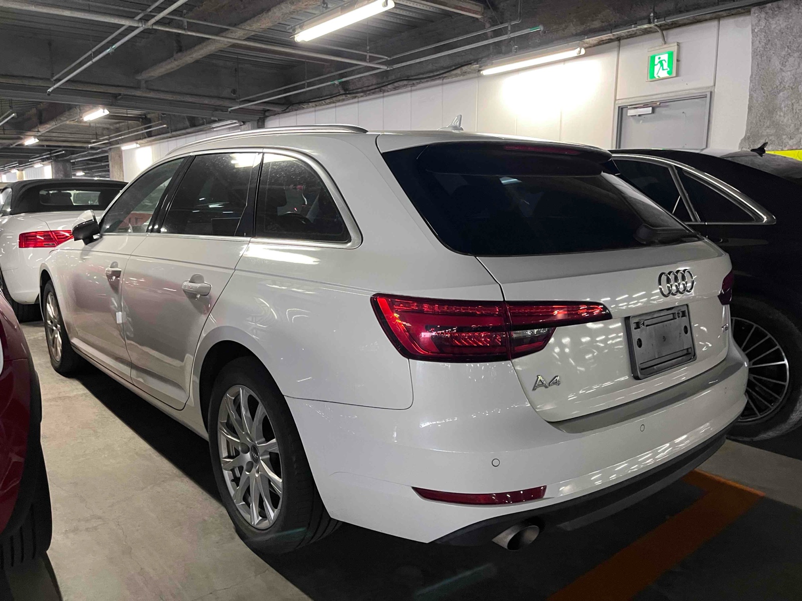 2016 AUDI A4 AVANT 4 auction-graded Japanese used car for sale export to United Kingdom 
