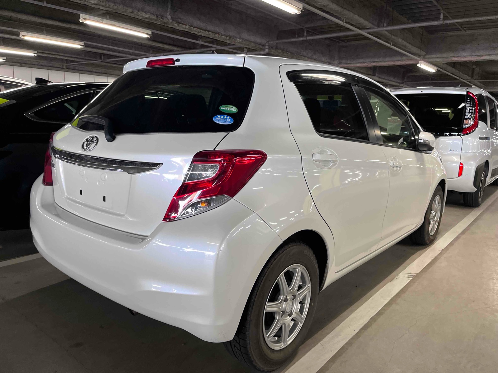 2016 TOYOTA VITZ 4 auction-graded Japanese used car for sale export to United Kingdom 