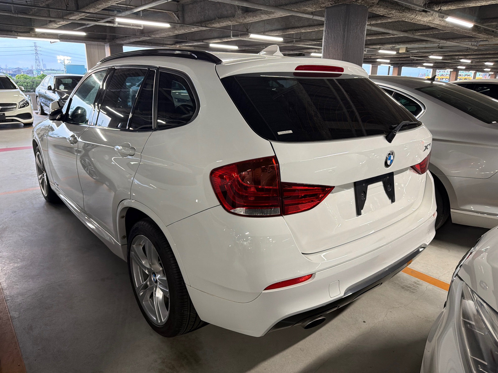 2013 BMW X1 4 auction-graded Japanese used car for sale export to United Kingdom 