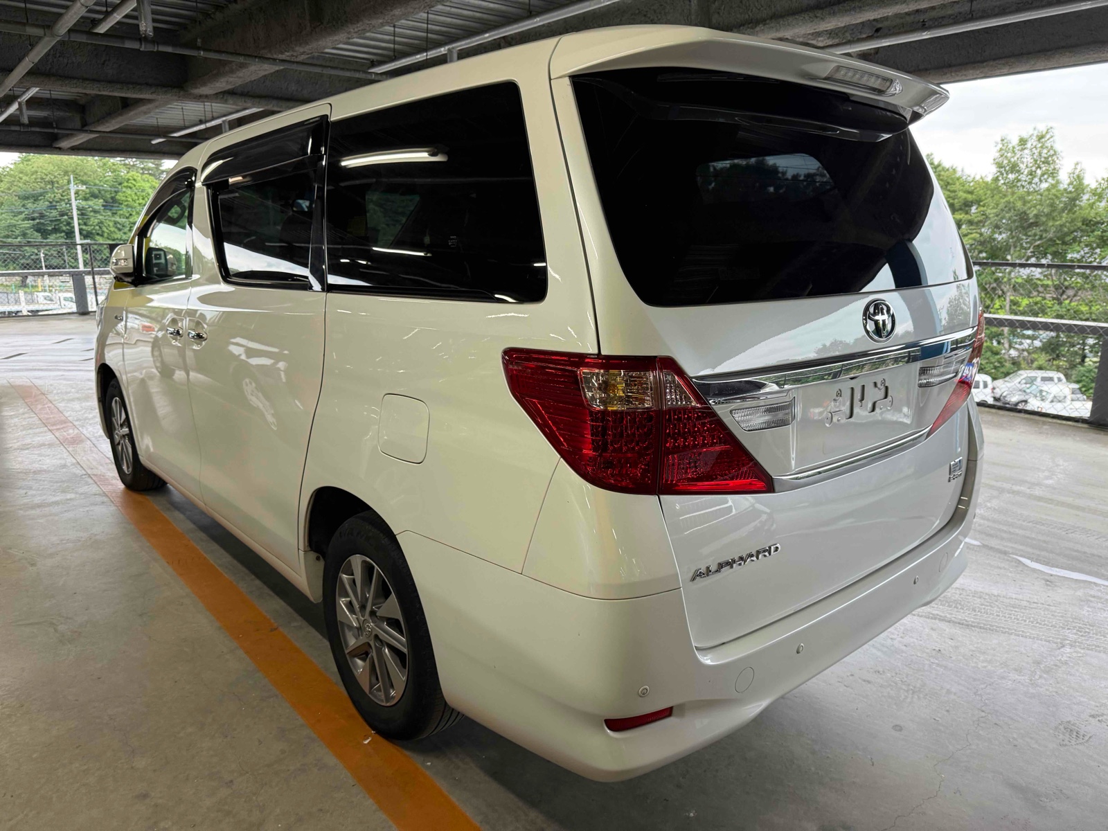 2014 TOYOTA ALPHARD 3.5 auction-graded Japanese used car for sale export to United Kingdom 