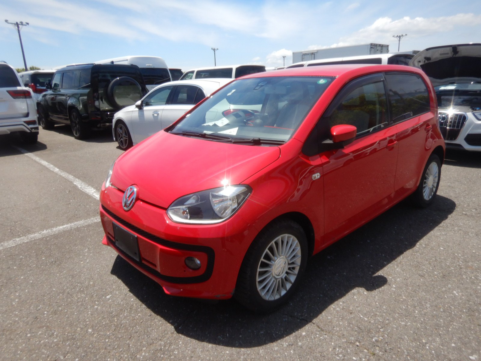 2013 VOLKSWAGEN UP 4 auction-graded Japanese used car for sale export to United Kingdom 