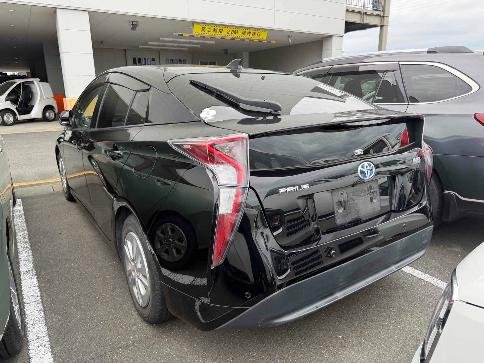2017 TOYOTA PRIUS RA auction-graded Japanese used car for sale export to United Kingdom 