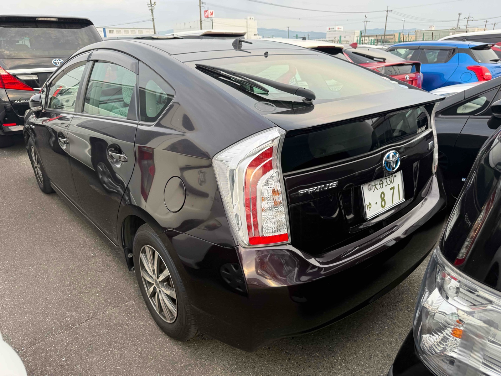 2012 TOYOTA PRIUS 4 auction-graded Japanese used car for sale export to United Kingdom 