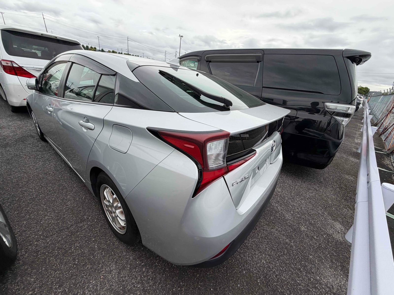 2022 TOYOTA PRIUS 3.5 auction-graded Japanese used car for sale export to United Kingdom 