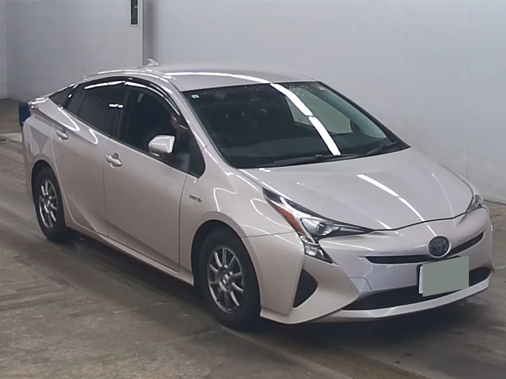 2016 TOYOTA PRIUS 3.5 auction-graded Japanese used car for sale export to United Kingdom 