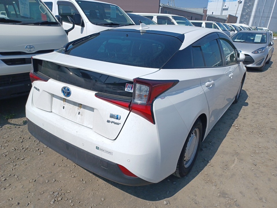 2021 TOYOTA PRIUS 4 auction-graded Japanese used car for sale export to United Kingdom 