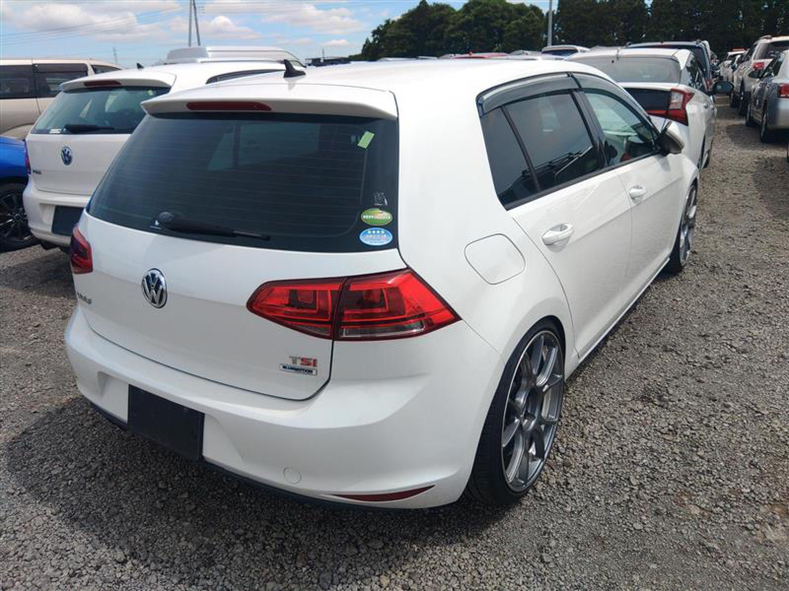 2015 VOLKSWAGEN GOLF 4 auction-graded Japanese used car for sale export to United Kingdom 