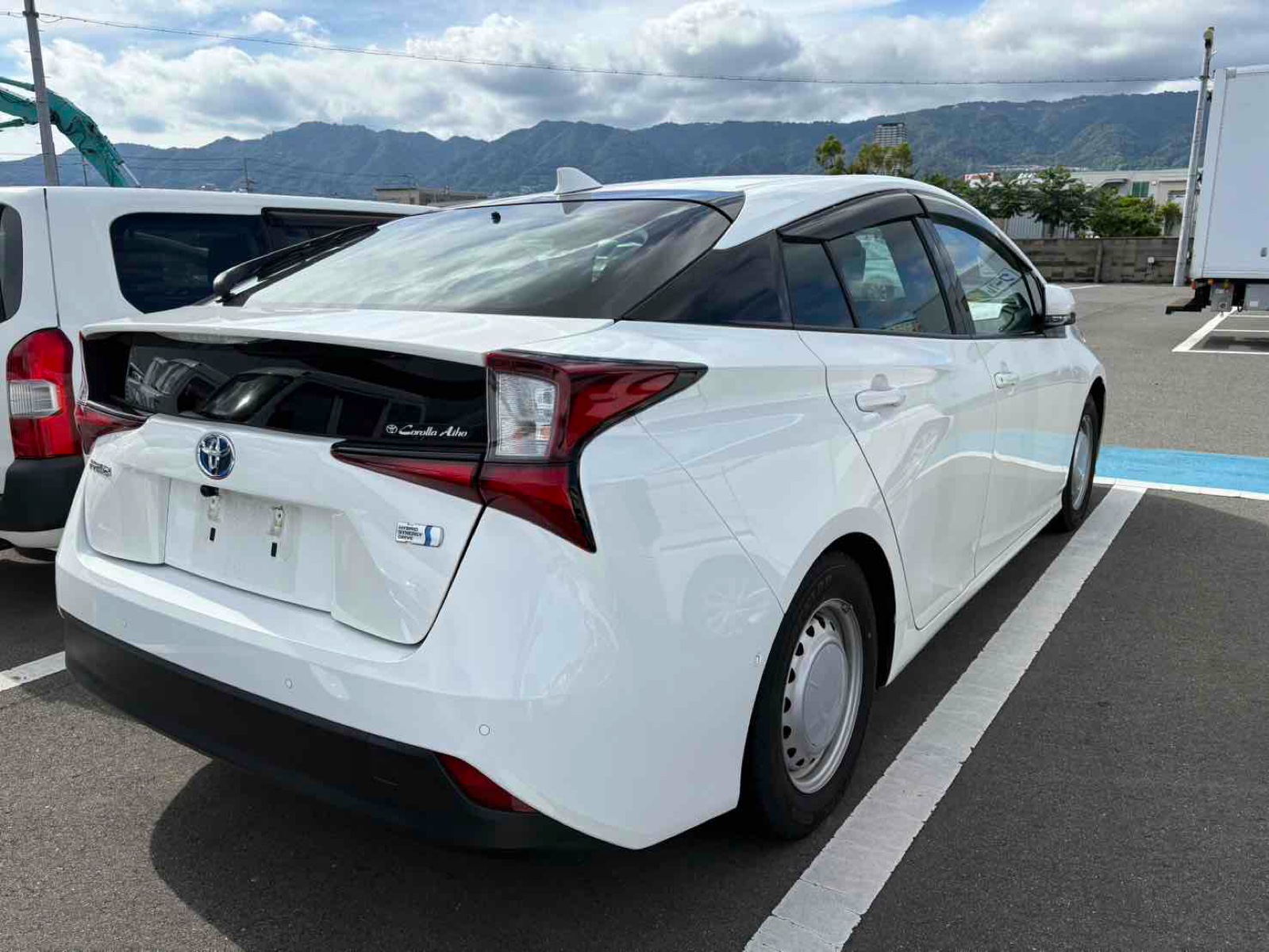 2021 TOYOTA PRIUS 4 auction-graded Japanese used car for sale export to United Kingdom 