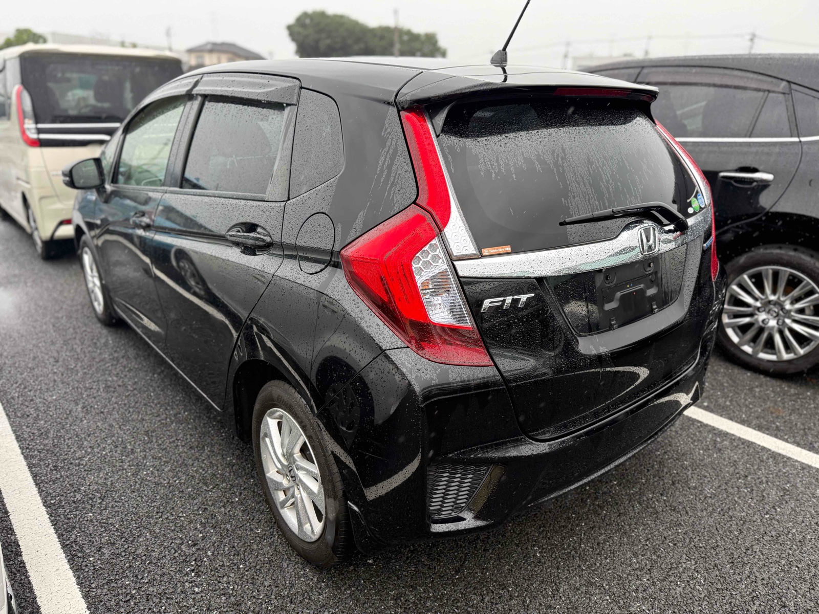 2014 HONDA FIT 3.5 auction-graded Japanese used car for sale export to United Kingdom 