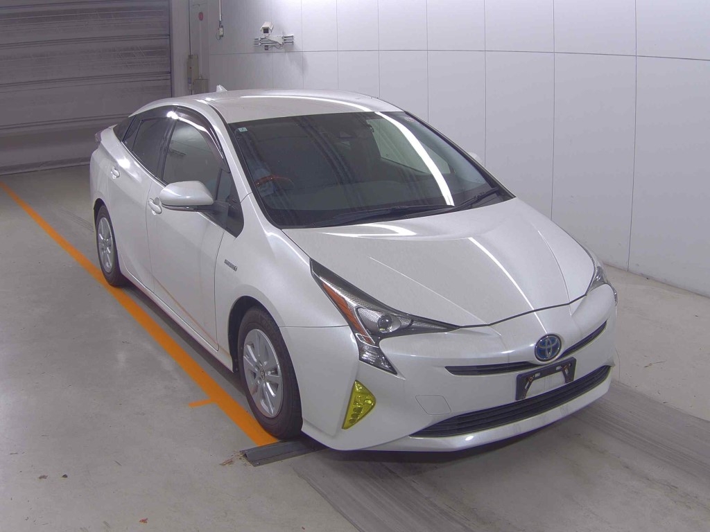 2016 TOYOTA PRIUS