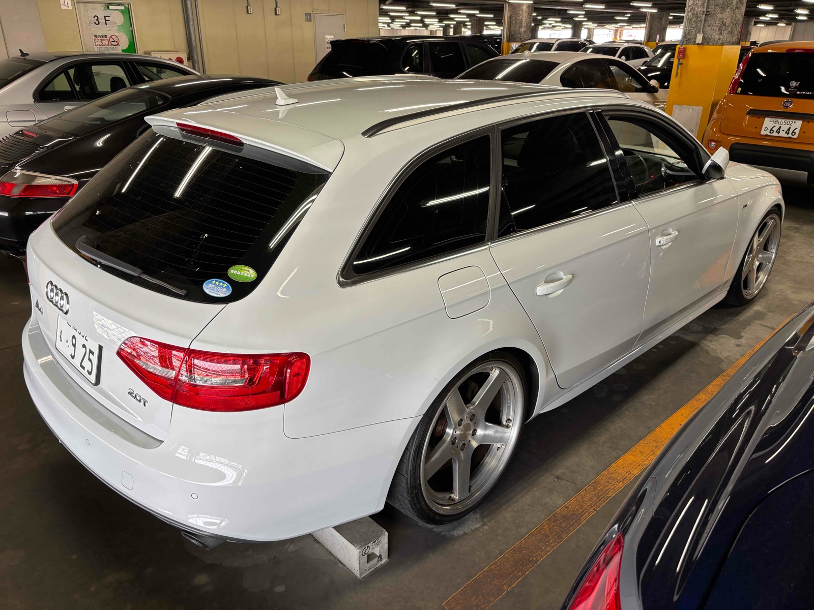 2014 AUDI A4 AVANT 4 auction-graded Japanese used car for sale export to United Kingdom 
