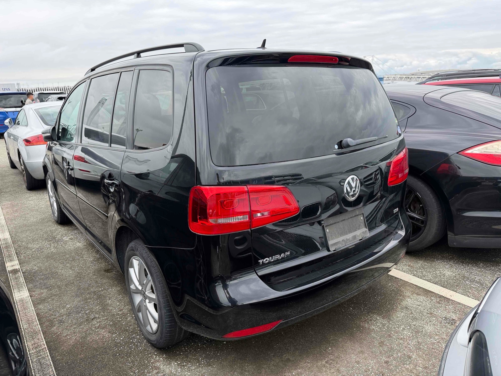 2014 VOLKSWAGEN GOLF TOURAN 4 auction-graded Japanese used car for sale export to United Kingdom 