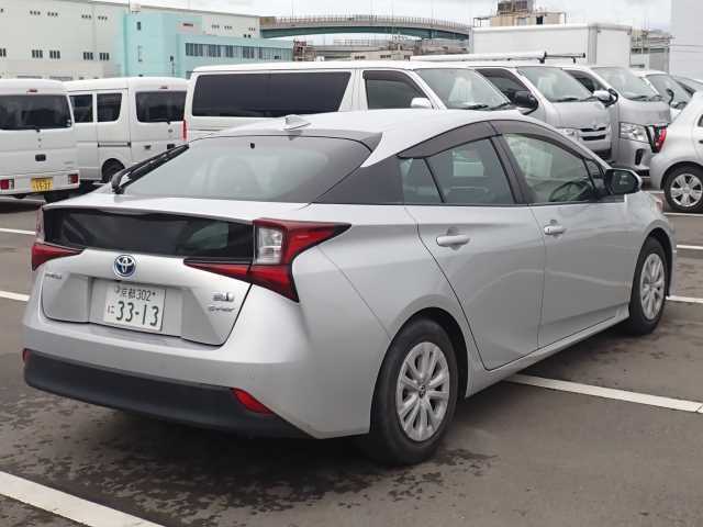 2021 TOYOTA PRIUS 3.5 auction-graded Japanese used car for sale export to United Kingdom 