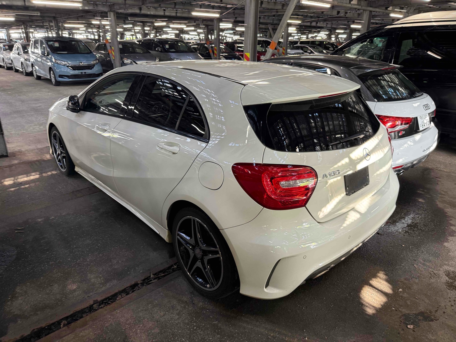 2014 MERCEDES BENZ A CLASS 3.5 auction-graded Japanese used car for sale export to United Kingdom 