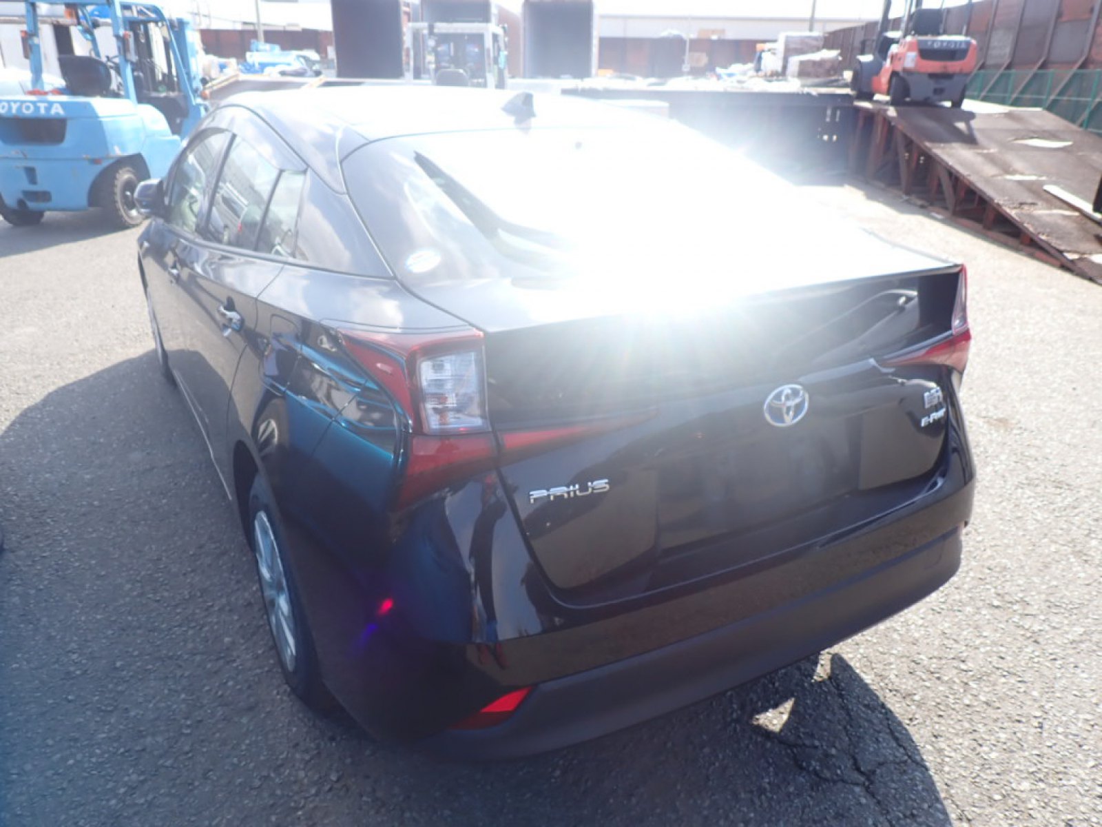 2020 TOYOTA PRIUS 3.5 auction-graded Japanese used car for sale export to United Kingdom 