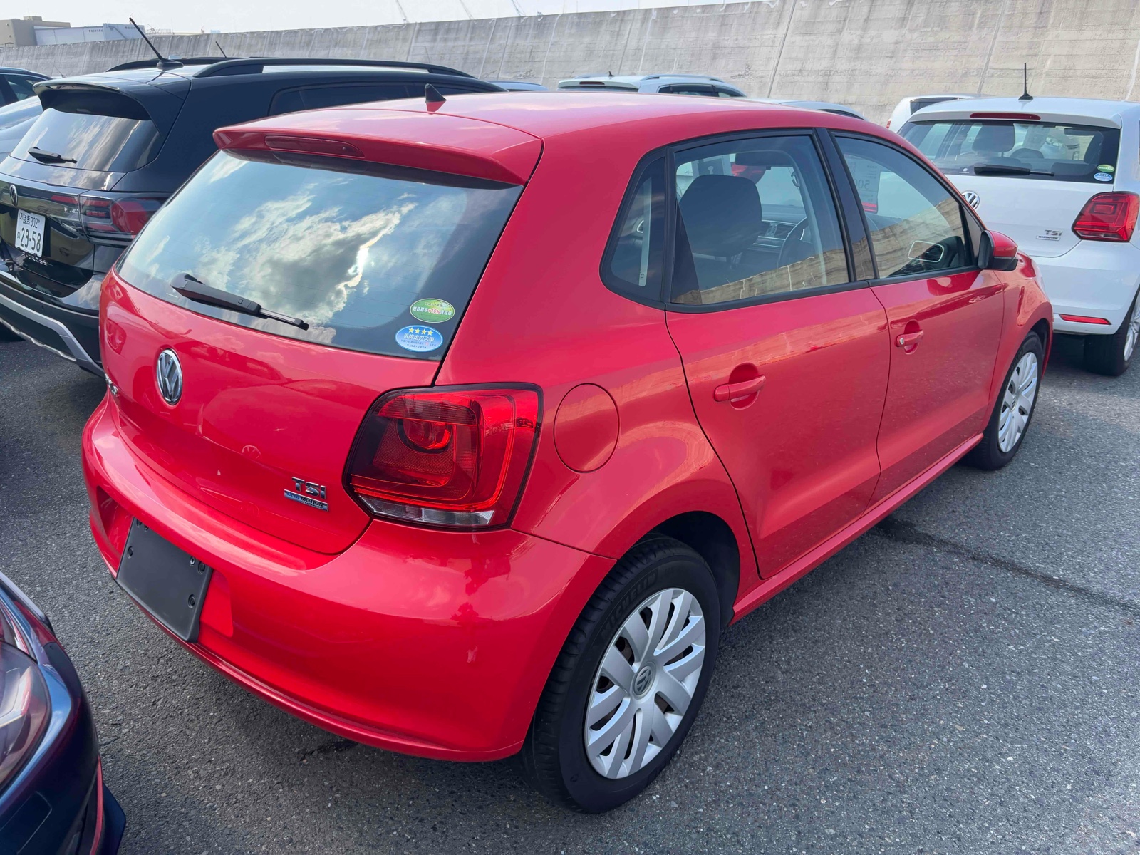 2013 VOLKSWAGEN POLO