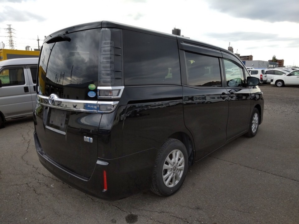 2019 TOYOTA VOXY R auction-graded Japanese used car for sale export to United Kingdom 