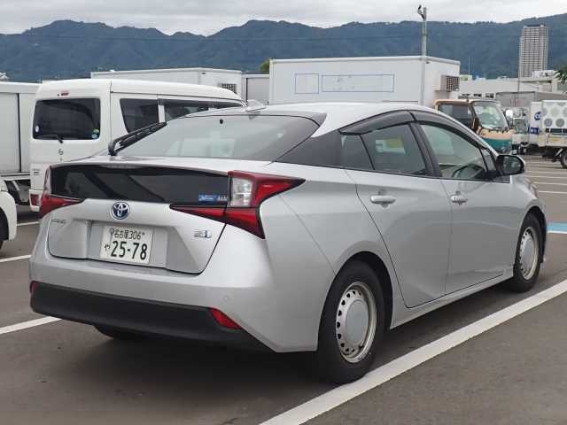 2021 TOYOTA PRIUS