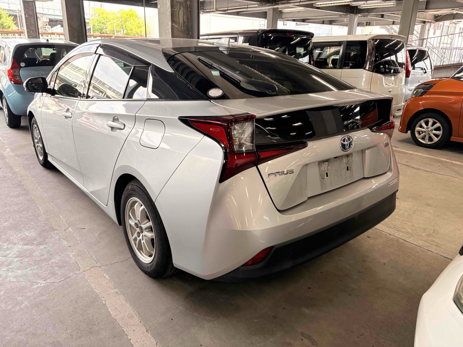 2019 TOYOTA PRIUS 4 auction-graded Japanese used car for sale export to United Kingdom 