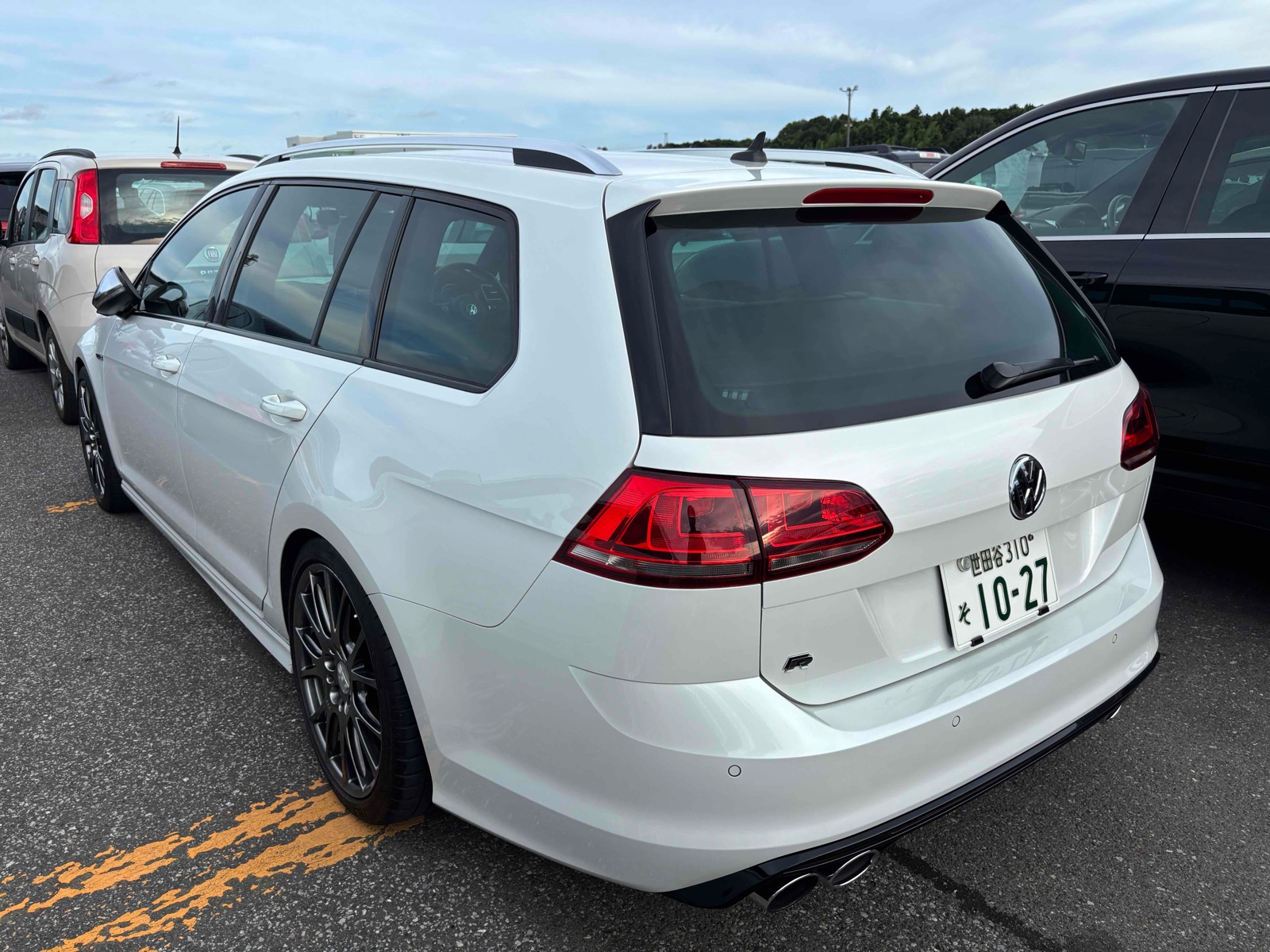 2015 VOLKSWAGEN GOLF VARIANT 4 auction-graded Japanese used car for sale export to United Kingdom 