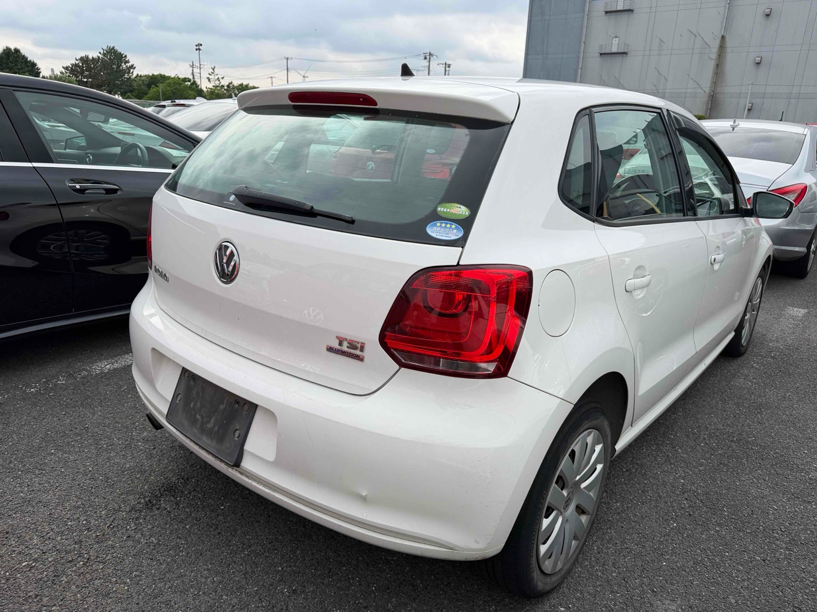 2014 VOLKSWAGEN POLO