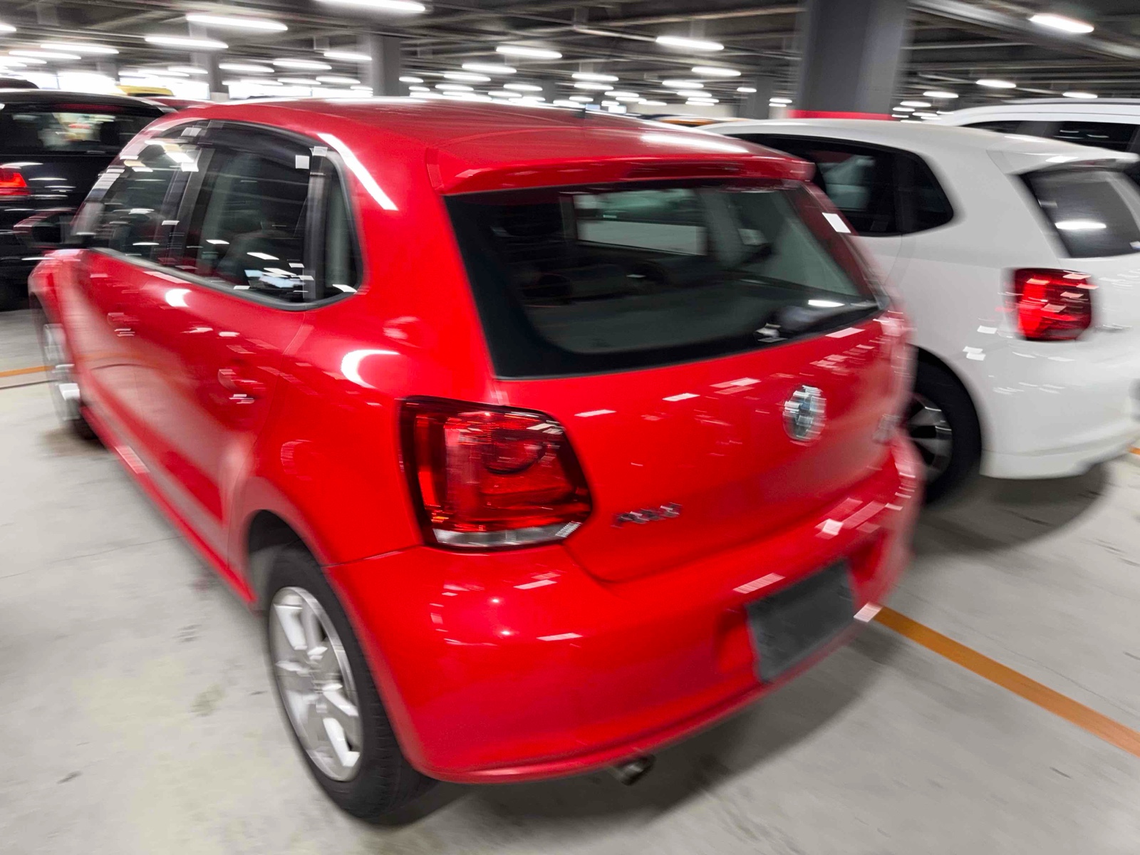 2013 VOLKSWAGEN POLO