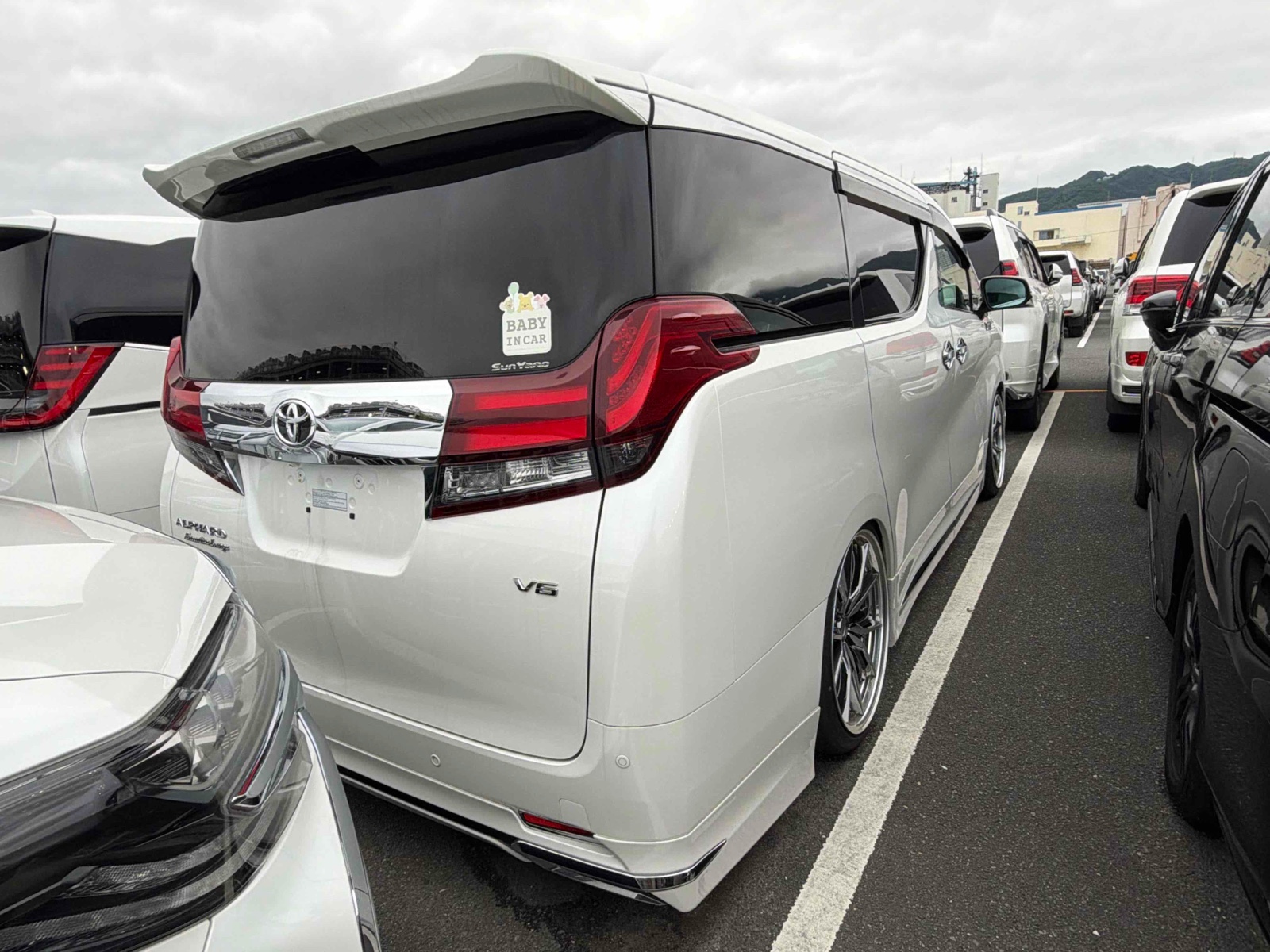 2017 TOYOTA ALPHARD