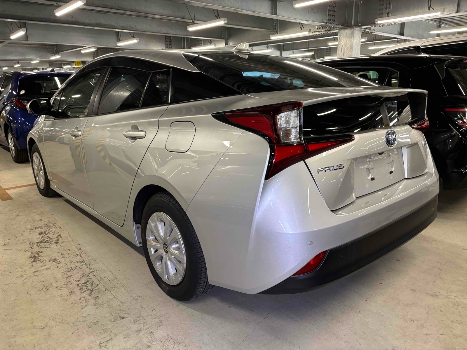 2019 TOYOTA PRIUS R auction-graded Japanese used car for sale export to United Kingdom 