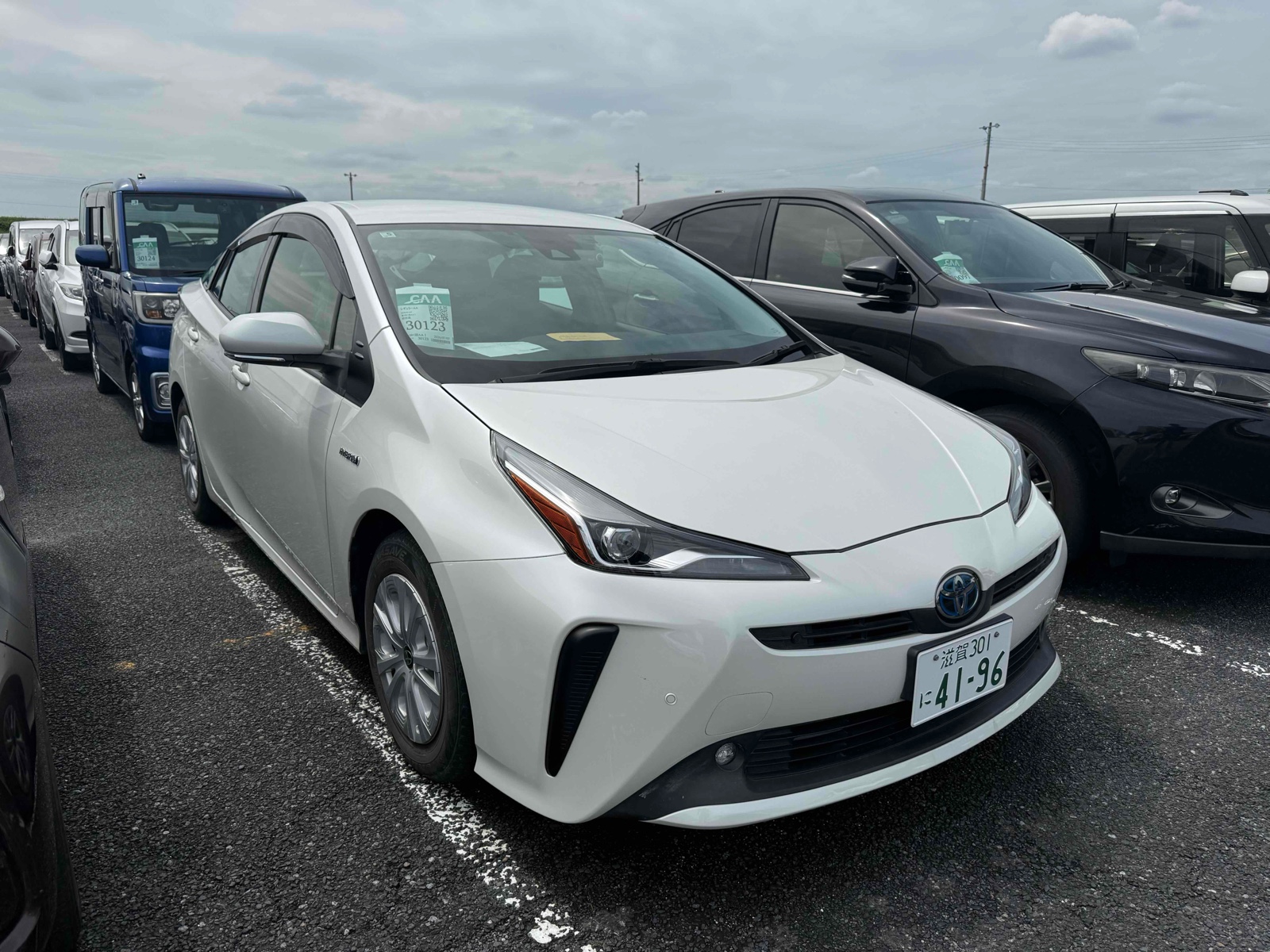2019 TOYOTA PRIUS RA auction-graded Japanese used car for sale export to United Kingdom 