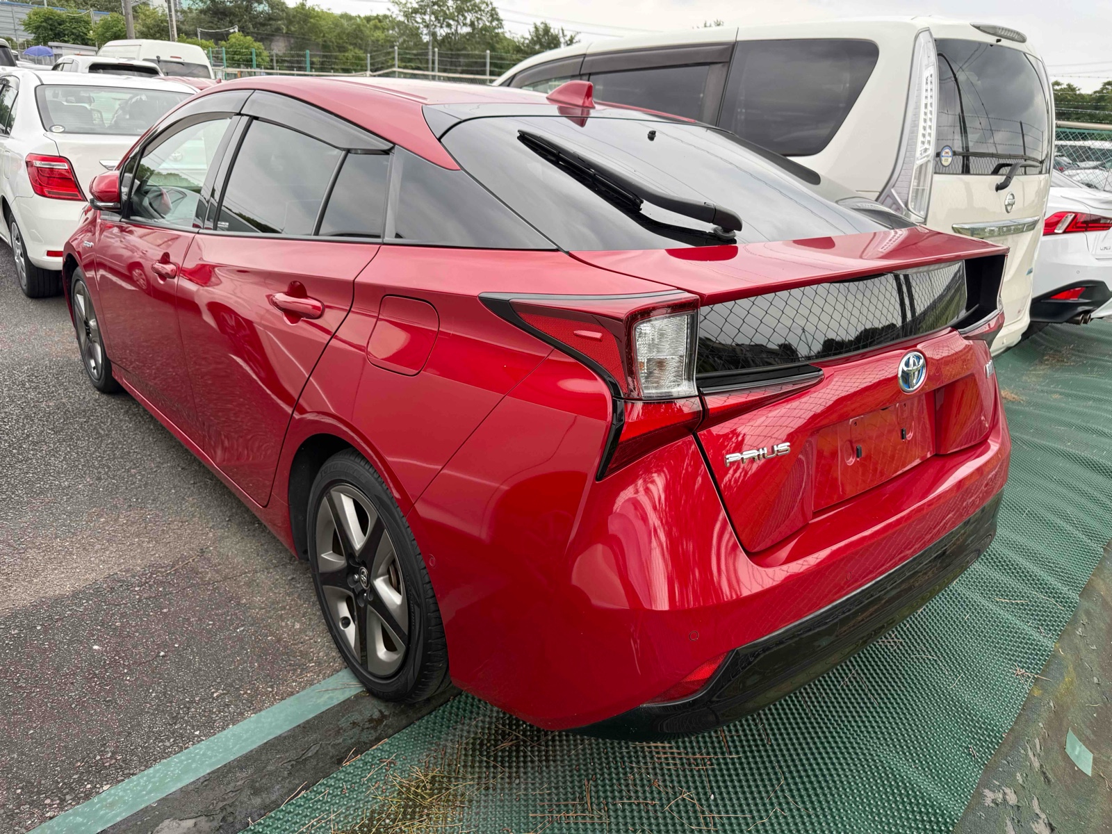 2019 TOYOTA PRIUS RA auction-graded Japanese used car for sale export to United Kingdom 