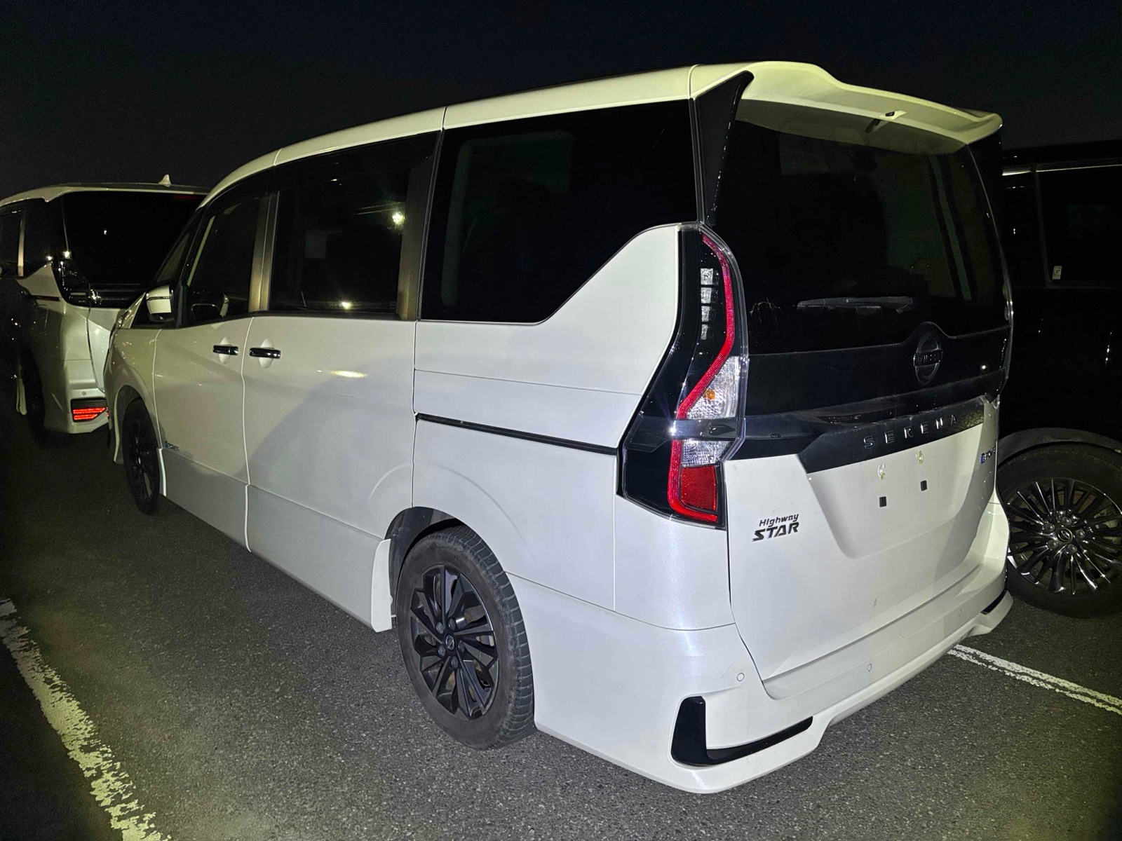 2020 NISSAN SERENA 4 auction-graded Japanese used car for sale export to United Kingdom 