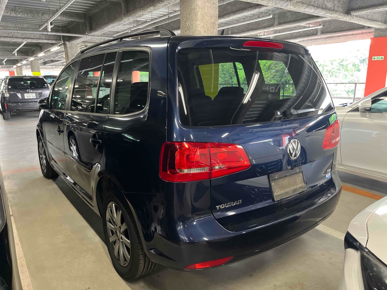 2014 VOLKSWAGEN GOLF TOURAN 3.5 auction-graded Japanese used car for sale export to United Kingdom 