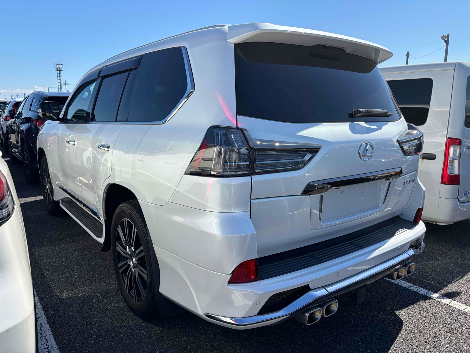 2018 LEXUS LX