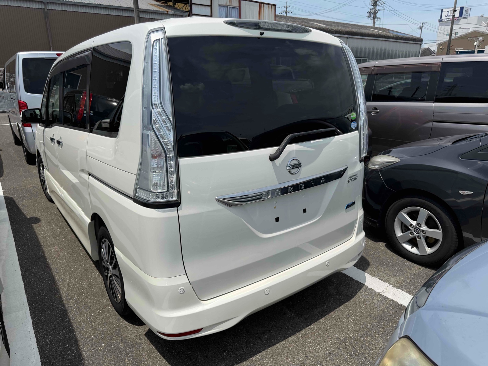 2015 NISSAN SERENA