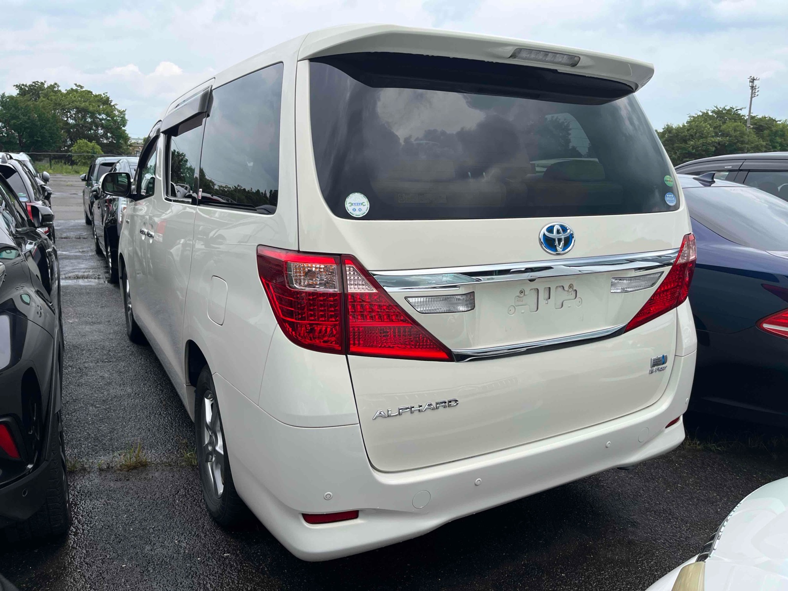 2013 TOYOTA ALPHARD 4 auction-graded Japanese used car for sale export to United Kingdom 