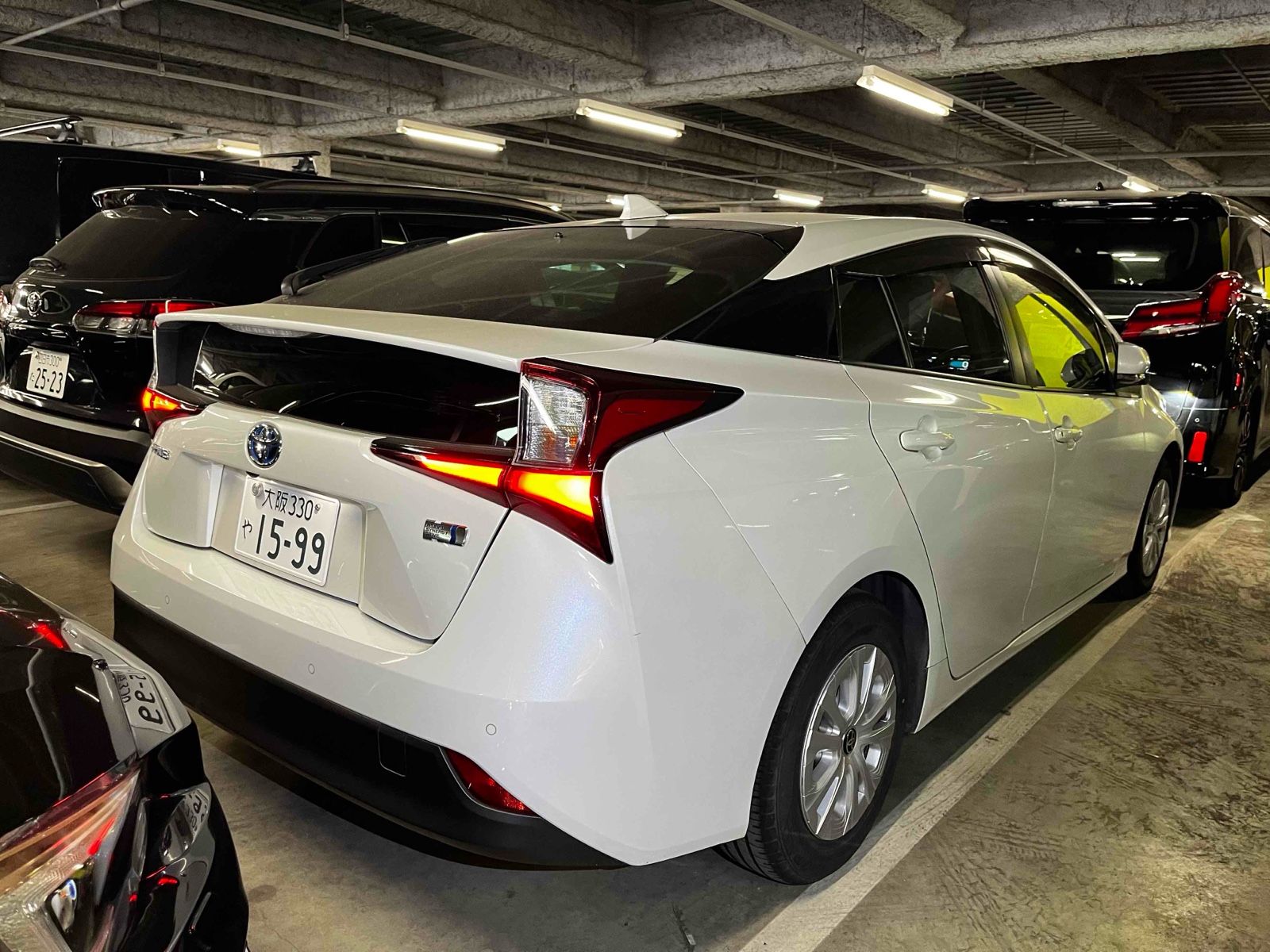 2021 TOYOTA PRIUS 3.5 auction-graded Japanese used car for sale export to United Kingdom 