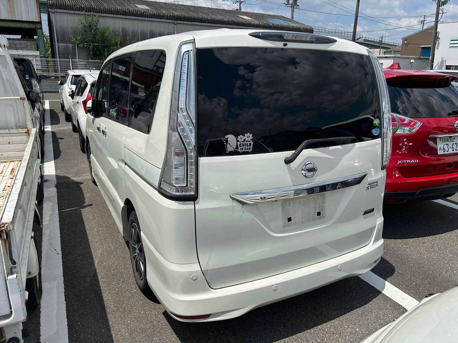 2014 NISSAN SERENA R auction-graded Japanese used car for sale export to United Kingdom 