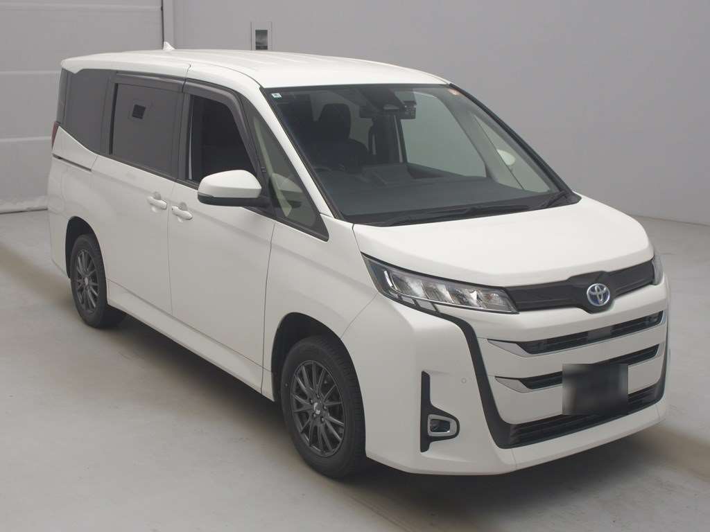 2022 TOYOTA NOAH R auction-graded Japanese used car for sale export to United Kingdom 