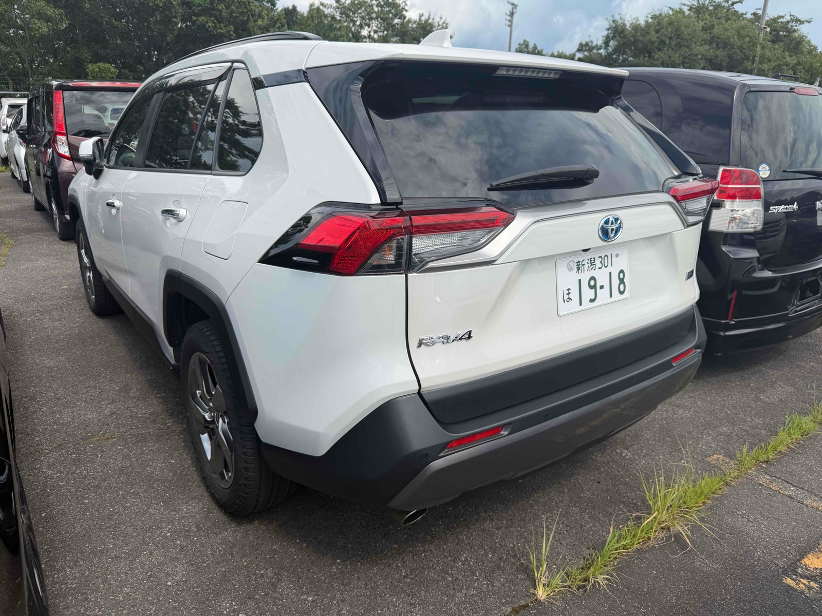 2021 TOYOTA RAV4 4 auction-graded Japanese used car for sale export to United Kingdom 